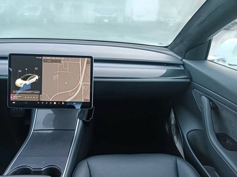 Used 2020 Tesla Model 3 Standard Range Plus RWD image 13