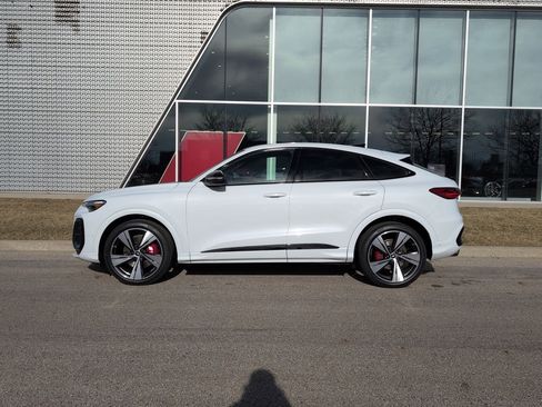 New 2025 Audi SQ5 Premium Plus image 30
