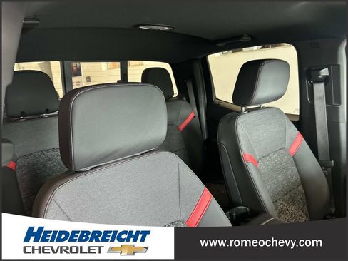 Used 2024 Chevrolet Colorado Z71 w/ Z71 Convenience Package 2 AWD/4WD image 31