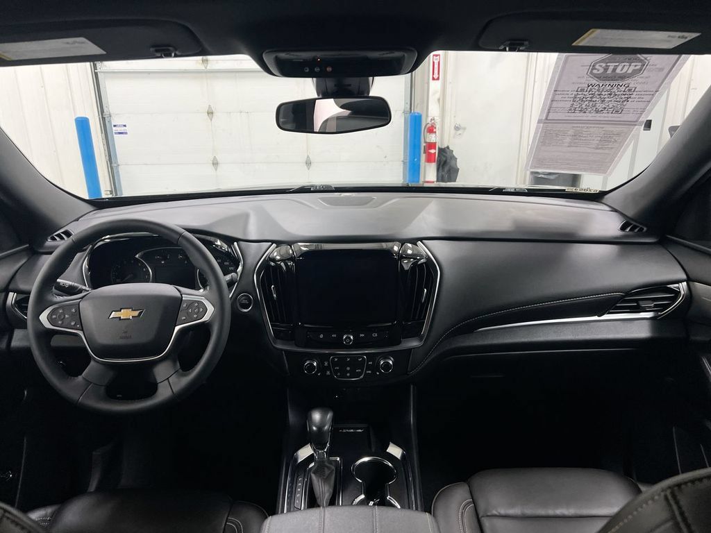 Used 2022 Chevrolet Traverse LT w/ LPO, Floor Liner Package AWD/4WD image 10