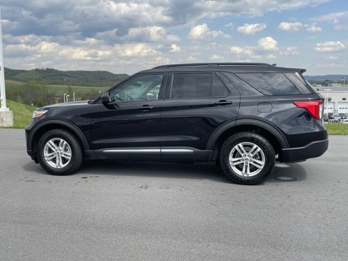 Used 2023 Ford Explorer XLT AWD/4WD image 8