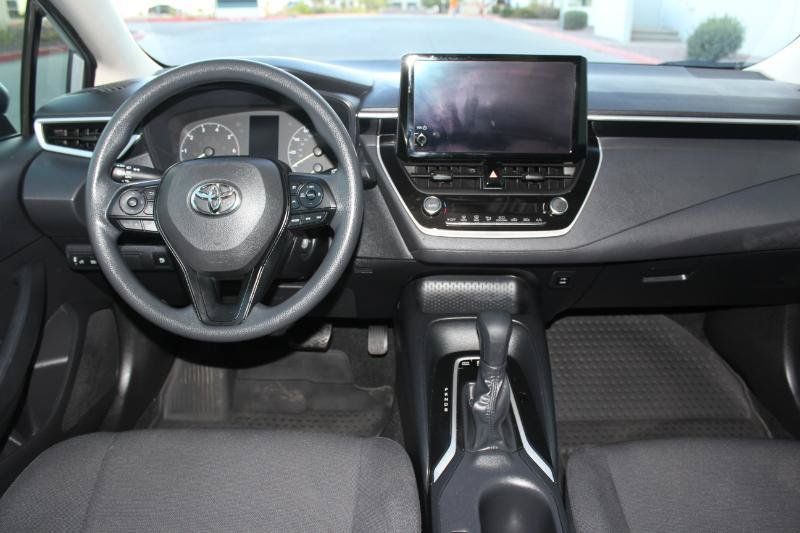 Used 2025 Toyota Corolla LE FWD image 17