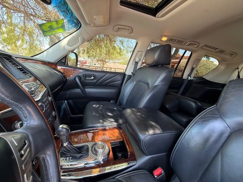 Used 2015 INFINITI QX80 4WD w/ Deluxe Technology Package image 11