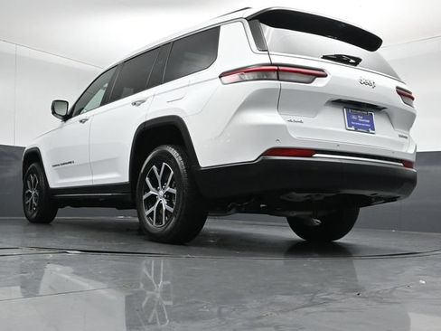 Used 2025 Jeep Grand Cherokee L Limited w/ Luxury Tech Group II AWD/4WD image 43