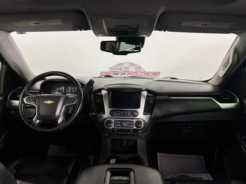 Used 2015 Chevrolet Suburban LT w/ Luxury Package image 11