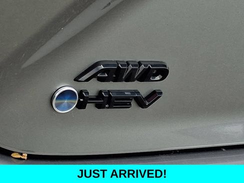 Used 2025 Toyota Camry SE w/ Convenience Package AWD/4WD image 30