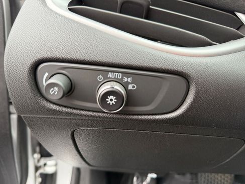Used 2022 Chevrolet Malibu LT FWD image 19