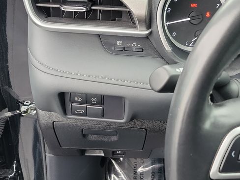 Certified 2024 Toyota Highlander XLE image 25