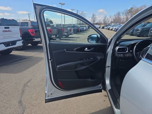 Used 2019 Kia Sorento EX AWD/4WD image 11