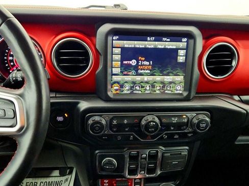 Used 2022 Jeep Wrangler Unlimited Rubicon w/ LED Lighting Group AWD/4WD image 17