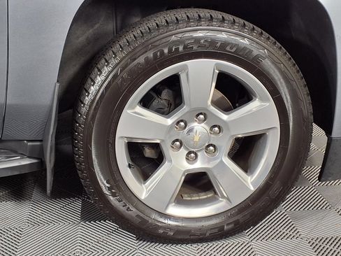 Used 2020 Chevrolet Tahoe LT w/ Luxury Package RWD image 35
