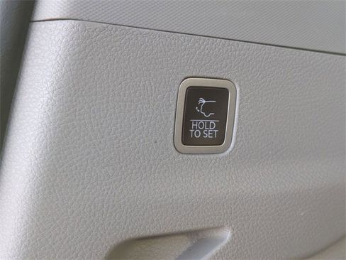 Used 2024 Jeep Wagoneer L Series II w/ Flexible Seating Group image 32