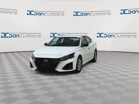 Used 2024 Nissan Altima 2.5 S FWD image 4