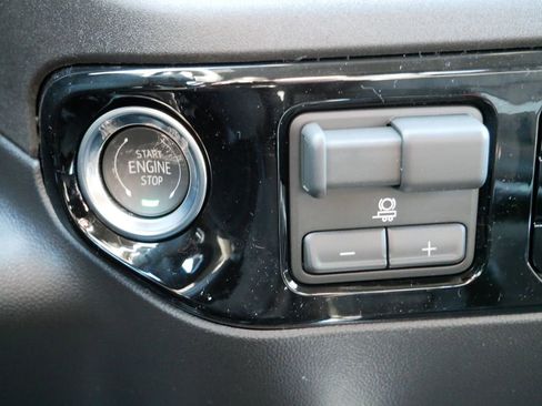 New 2026 GMC Sierra 1500 SLT w/ SLT Premium Plus Package image 14