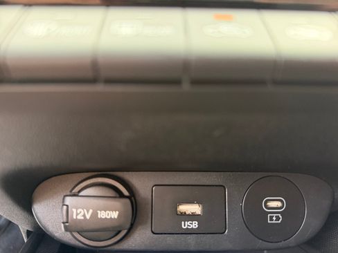 Used 2025 Hyundai Elantra SEL w/ Cargo Package FWD image 31
