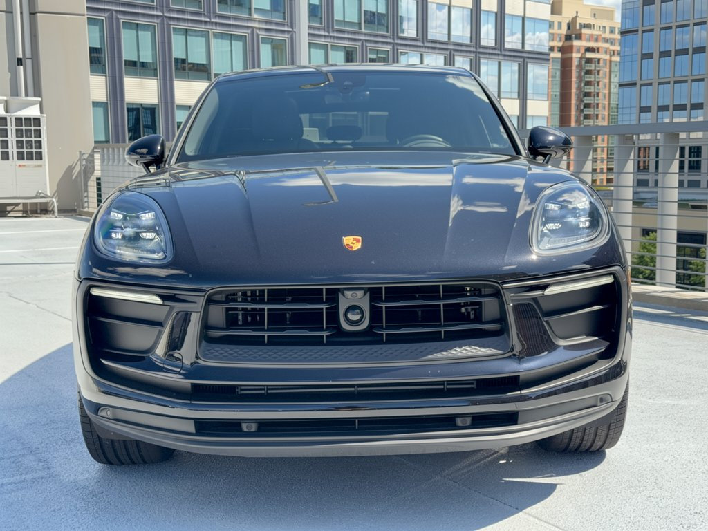 Certified 2026 Porsche Macan AWD/4WD image 6