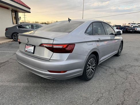 Used 2020 Volkswagen Jetta SE image 5