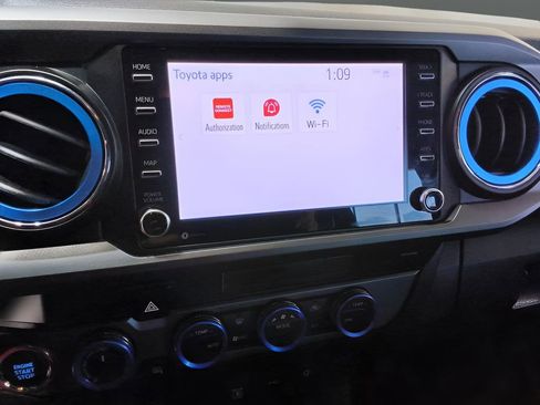 Used 2023 Toyota Tacoma TRD Sport AWD/4WD image 13