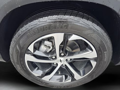 Certified 2024 Chevrolet Trax RS w/ Sunroof Package FWD image 29