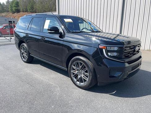 Certified 2025 Ford Expedition Platinum w/ Stealth Performance Package image 4