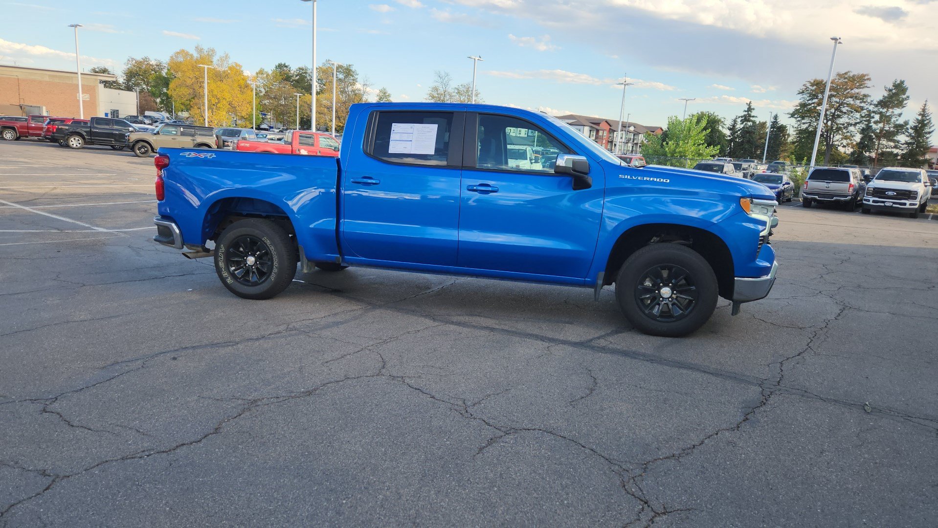 Used 2025 Chevrolet Silverado 1500 LT AWD/4WD image 13