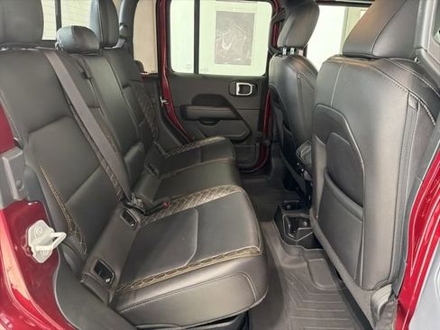 Used 2021 Jeep Gladiator Overland image 25