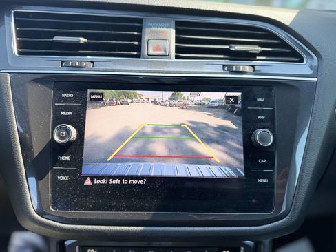 Used 2019 Volkswagen Tiguan SEL AWD/4WD image 15