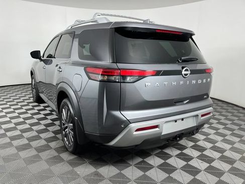 Used 2025 Nissan Pathfinder SL w/ SL Premium Package FWD image 8