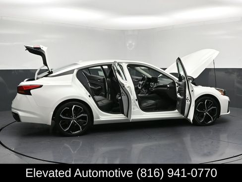 Used 2023 Nissan Altima 2.5 SR w/ SR Premium Package image 35