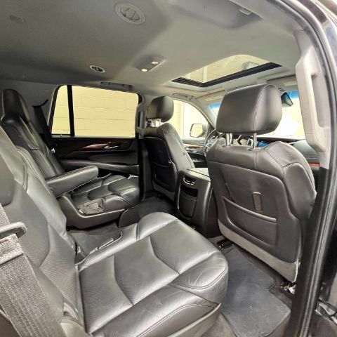 Used 2018 Cadillac Escalade Luxury AWD/4WD image 12