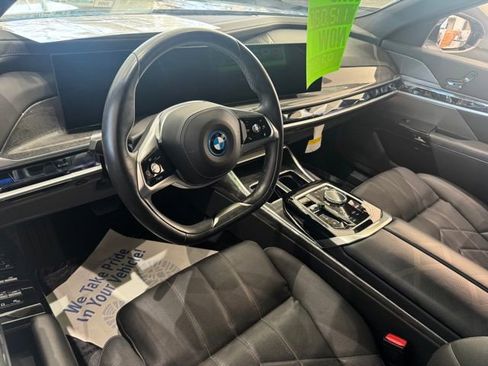 Certified 2024 BMW i7 xDrive60 RWD image 8