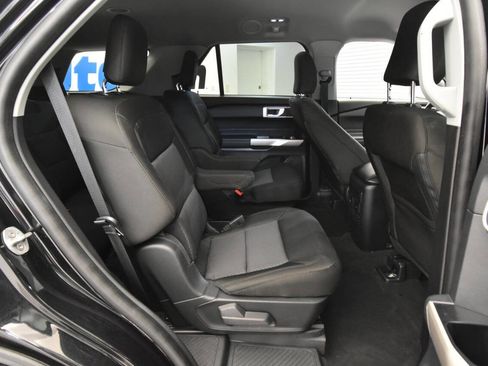 Used 2022 Ford Explorer XLT image 17