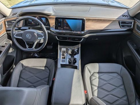 Used 2026 Volkswagen Atlas SE FWD image 14