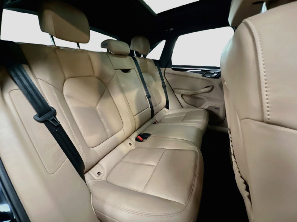 Certified 2026 Porsche Macan AWD/4WD image 29