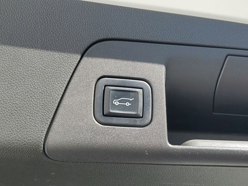 Used 2022 Buick Envision Essence w/ Safety Package image 10