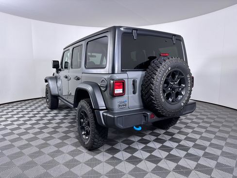 Used 2023 Jeep Wrangler Unlimited w/ Cold Weather Group AWD/4WD image 19