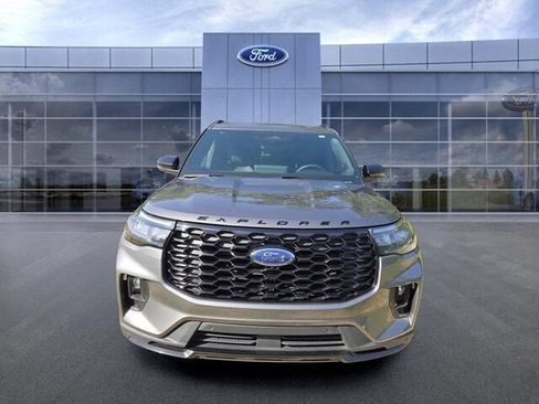 Used 2025 Ford Explorer ST-Line AWD/4WD image 3