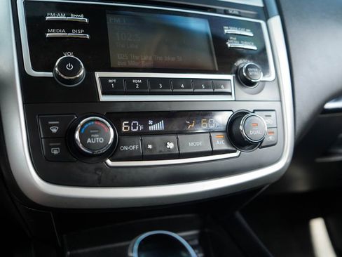 Used 2017 Nissan Altima 2.5 SL w/ Moonroof Package FWD image 28