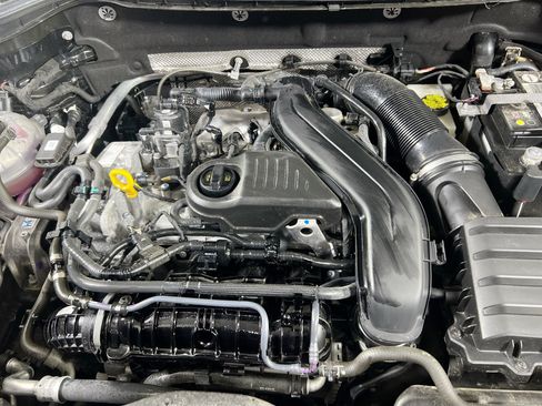 Used 2022 Volkswagen Taos SE image 28