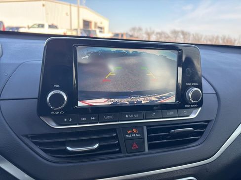 Used 2024 Nissan Altima 2.5 S image 14