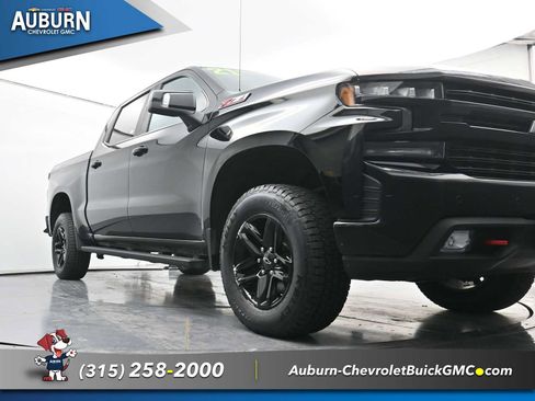 Used 2021 Chevrolet Silverado 1500 LT Trail Boss w/ Convenience Package II image 16