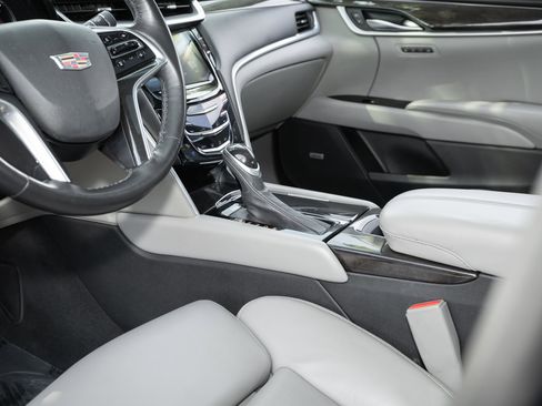 Used 2017 Cadillac XTS Premium Luxury image 36