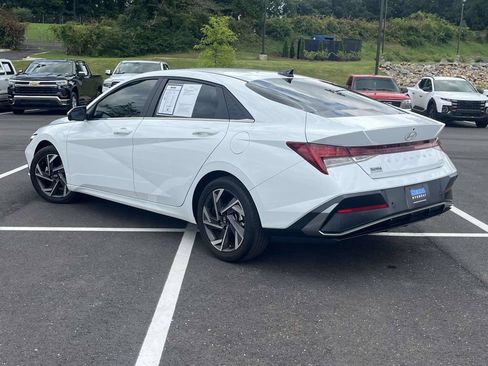 Certified 2024 Hyundai Elantra Limited FWD image 5