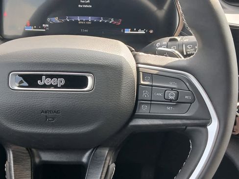 New 2026 Jeep Grand Cherokee Limited w/ Trailer Tow Package AWD/4WD image 23