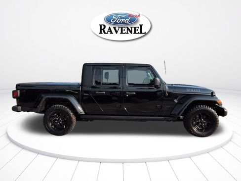 Used 2022 Jeep Gladiator Sport AWD/4WD image 3