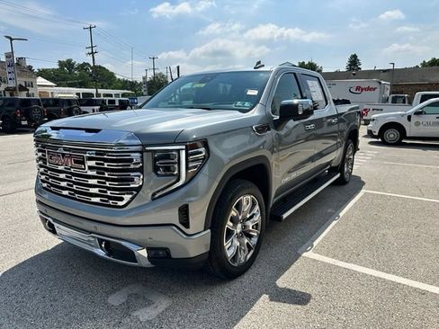 Used 2025 GMC Sierra 1500 Denali w/ Denali Reserve Package AWD/4WD image 5