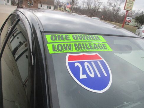 Used 2011 Toyota Yaris Sedan w/ PWR Pkg w/Steel Wheels image 19