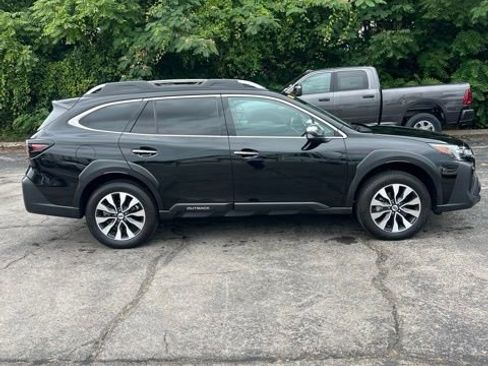 Used 2024 Subaru Outback Touring AWD/4WD image 5