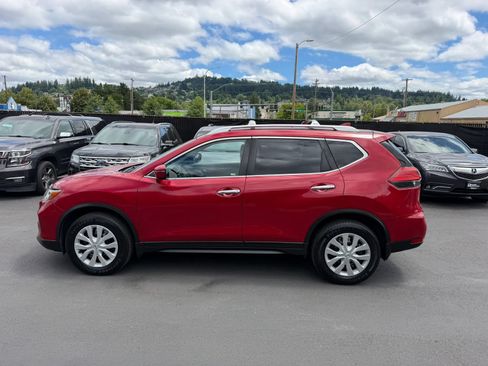 Used 2017 Nissan Rogue S w/ S Appearance Package AWD/4WD image 8