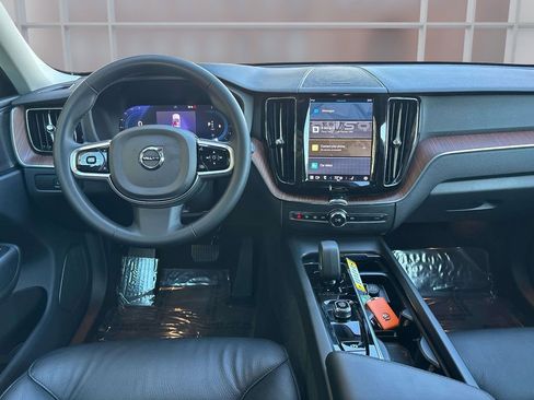 Used 2024 Volvo XC60 B5 Plus w/ Protection Package Premier image 11